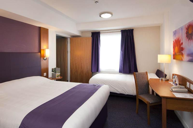 Premier Inn Aylesbury Aylesbury  Bagian luar foto