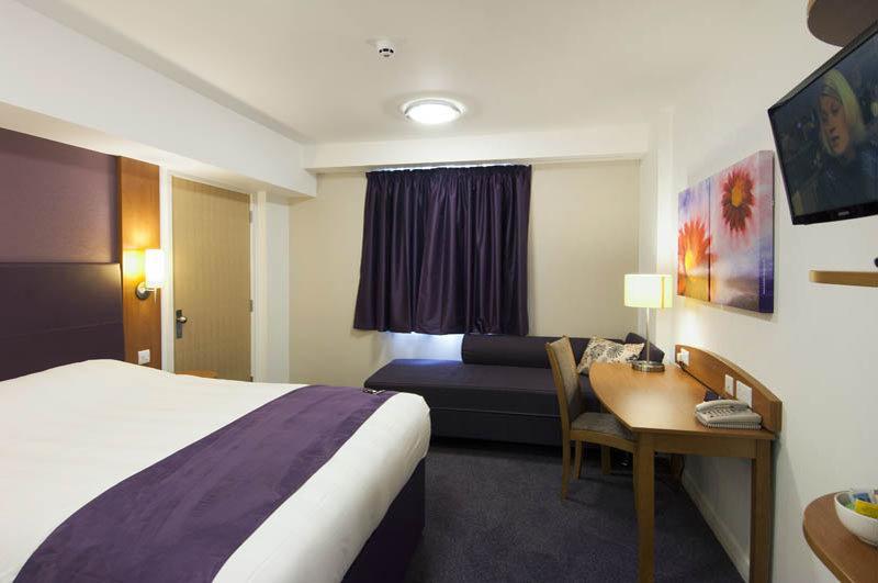 Premier Inn Aylesbury Aylesbury  Bagian luar foto
